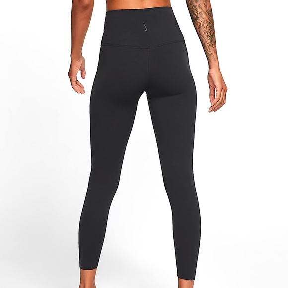 Nike Yoga Dri-Fit Luxe Black Women's High-Waisted 7/8 Infinalon Leggings Size S - Picture 1 of 10
